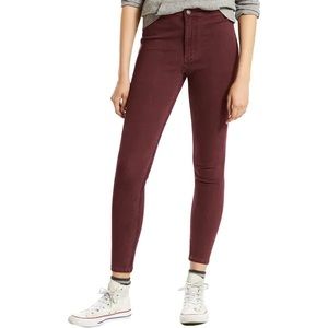 Levi’s Runaround Super-Skinny Jeans